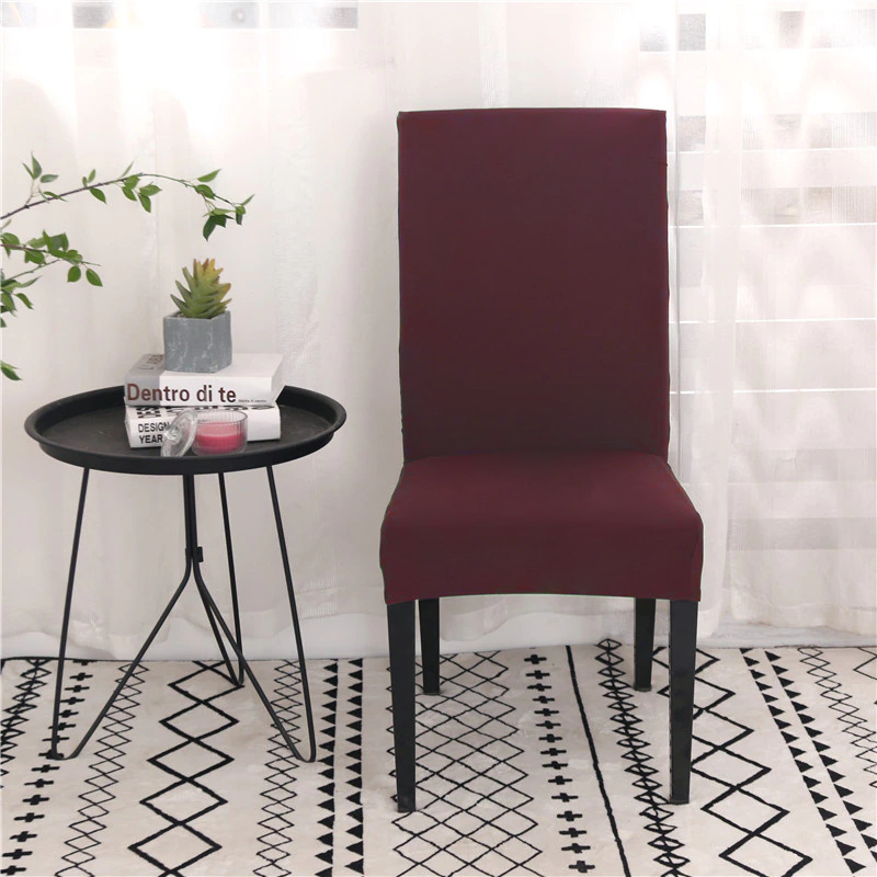 Moderní napínací potahy na jídelní židle