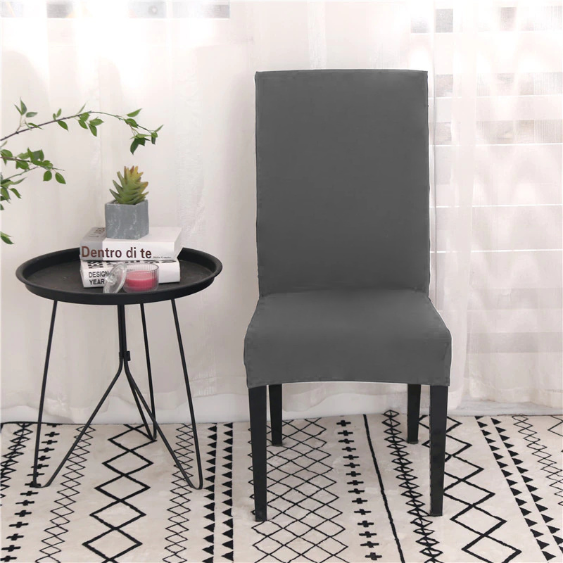 Moderní napínací potahy na jídelní židle