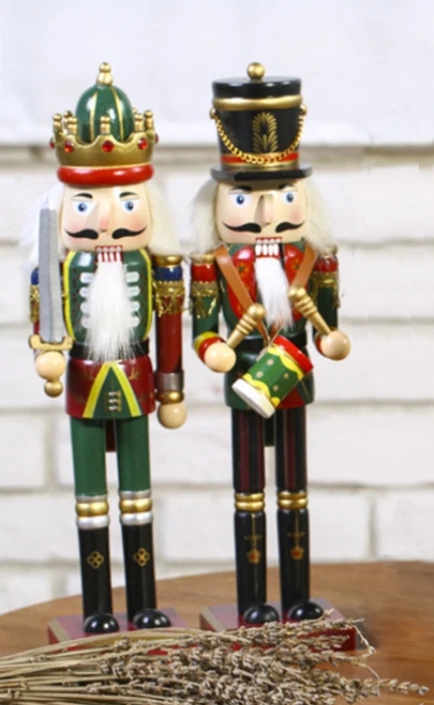 Louskáček dřevěná vánoční figurka krále s mečem