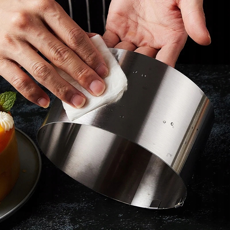 Nastavitelná forma na pečení dortů kulatý plech nerez 8,5cm