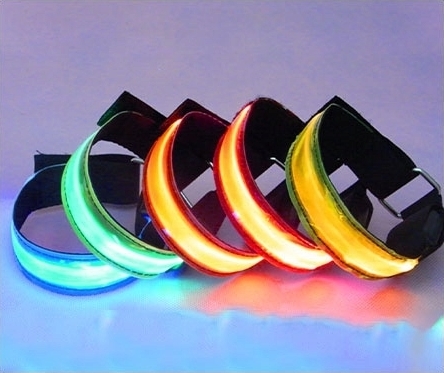 Reflexní bezpečnostní páska s LED osvětlením