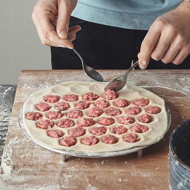 Vykrajovátka forma na výrobu ravioli knedlíků