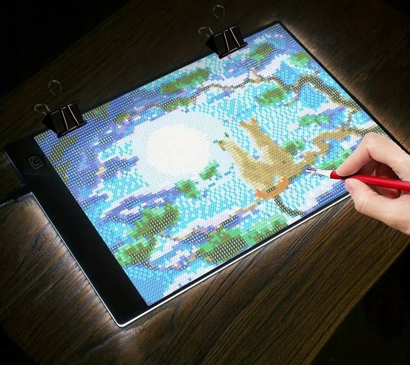 Svítící LED deska pro snadnější obkreslování přenosná