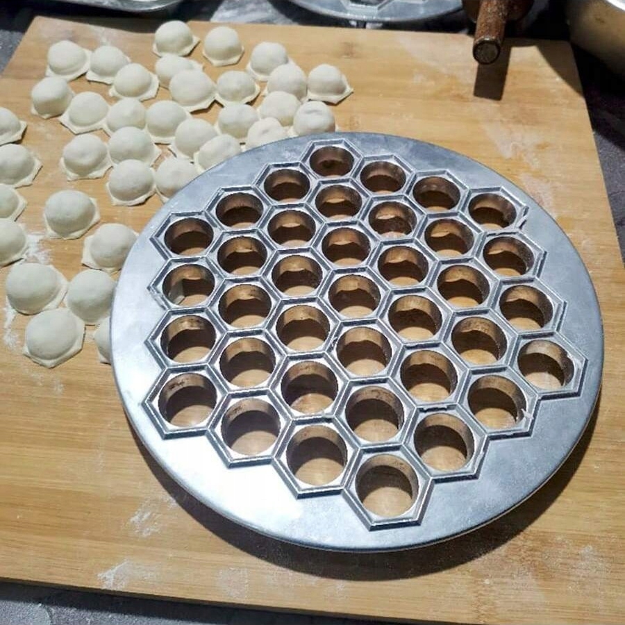 Vykrajovátka forma na výrobu ravioli knedlíků