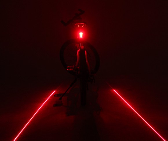 Zadní světlo na kolo s 5 led - 7 módů a 2 x laser